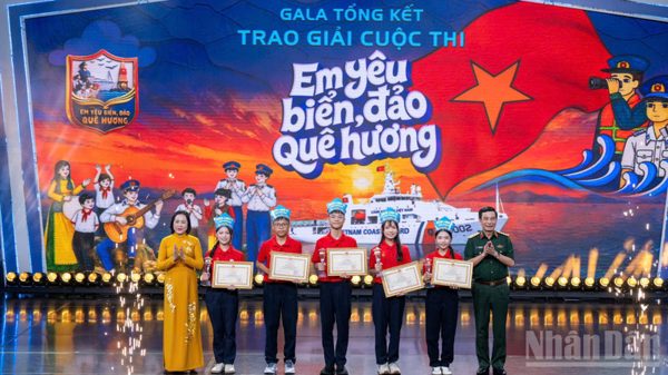 Trao giải Cuộc thi “Em yêu biển, đảo quê hương” năm học 2025-2026