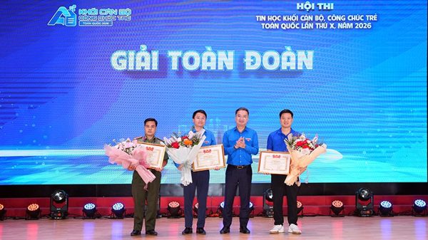 Trao giải hội thi tin học cán bộ, công chức trẻ