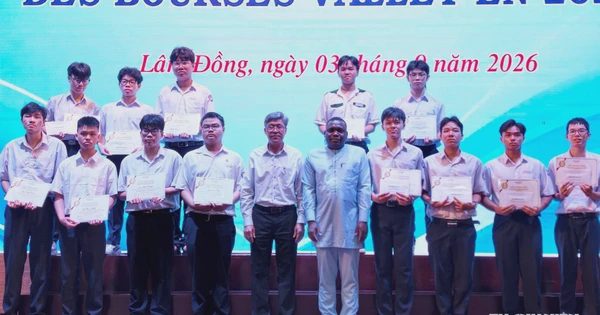 Trao hơn 2,7 tỉ đồng học bổng Vallet cho học sinh, sinh viên