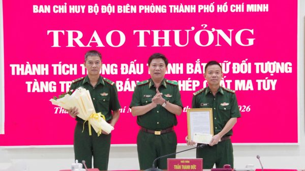 Trao thưởng tổ đánh án ma túy trên tuyến cảng biển Thành phố Hồ Chí Minh