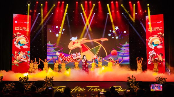 "Trẩy hội trăng rằm" - món quà nghệ thuật đặc biệt mùa Tết Trung thu