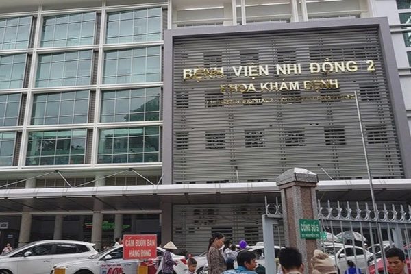 Trẻ 12 tuổi mắc não mô cầu ở TPHCM, 177 người được giám sát