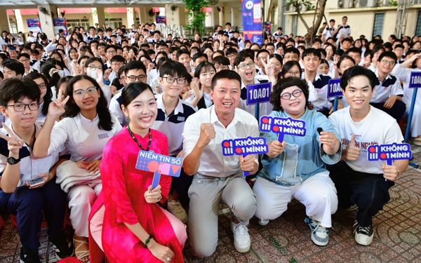Trẻ bị bắt nạt, đe dọa trên mạng: Đừng ngại chia sẻ, hãy tìm người hỗ trợ