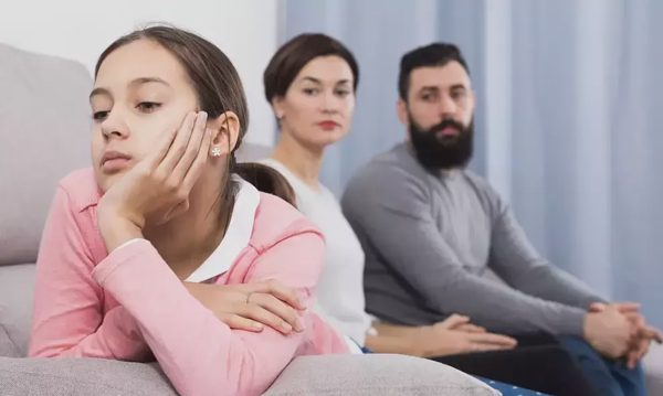Trẻ em lợi dụng sự bất đồng của cha mẹ thế nào?