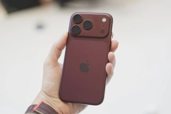 Trên tay iPhone 18 Pro - Thiết kế cũ, màu sắc mới