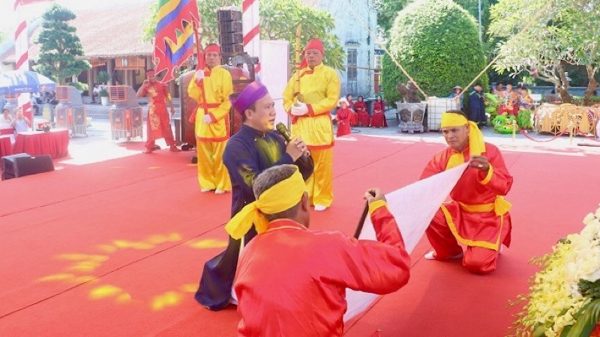 Tri ân tiền nhân và phát huy truyền thống quê hương "Cổ Trai đế nghiệp"