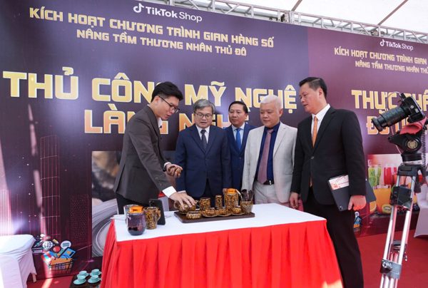 Triển khai gói hỗ trợ doanh nghiệp thương mại điện tử cho 126 xã, phường của Hà Nội
