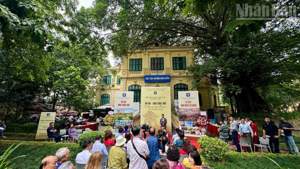 Triển lãm ảnh kỷ niệm 72 năm Ngày Giải phóng Thủ đô