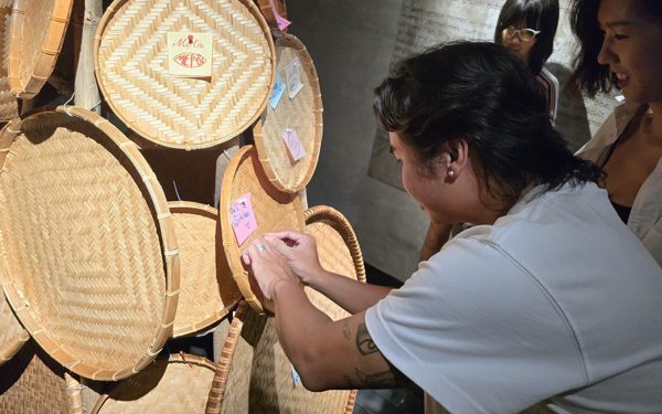 Triển lãm Mẹ Là _Mother Installation: 'cây roi mây' và 'chiến binh'