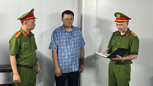 Triệt phá cơ sở sản xuất hàng triệu lọ C sủi giả