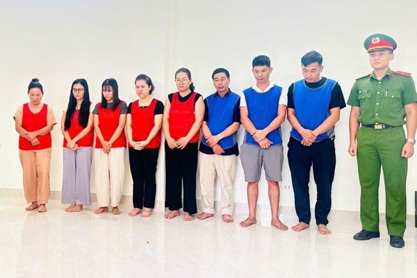 Triệt phá đường dây sản xuất 1.000 tấn thuốc An Cung giả, công an công bố hình ảnh