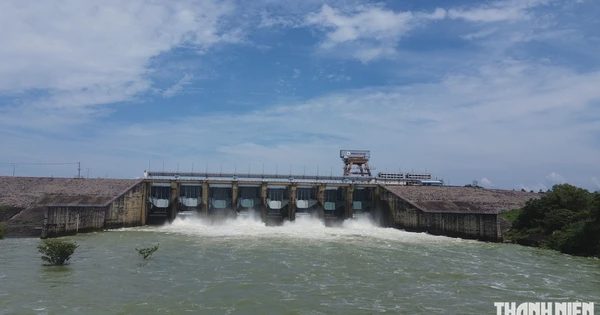 Triều cường sông Đồng Nai lên cao, thủy điện lớn nhất miền Nam giảm xả lũ