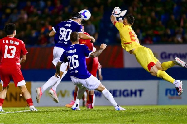 Trực tiếp Hà Nội vs SLNA 0-0 (H1): Thế trận giằng co