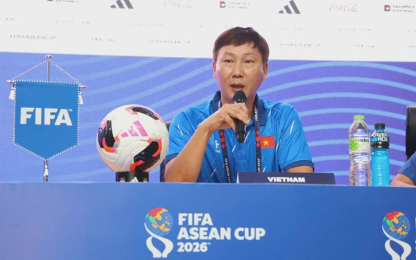Trực tuyến họp báo của HLV Kim Sang Sik sau trận đấu với Thái Lan ở FIFA ASEAN Cup 2026