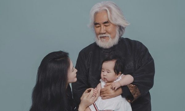 'Trùm phim kiếm hiệp' đón tuổi lên hai của con gái