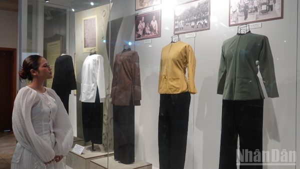 Trưng bày chuyên đề Chiếc áo bà ba - Đượm tình phương nam