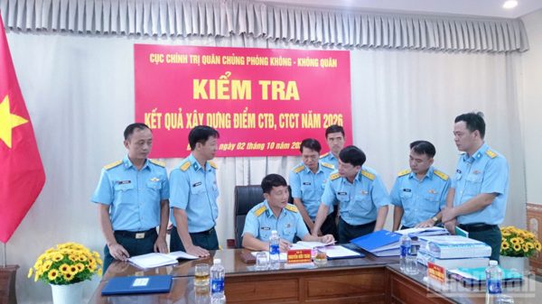 Trung đoàn Tên lửa 282 tiếp tục duy trì nghiêm nền nếp công tác Đảng, công tác chính trị