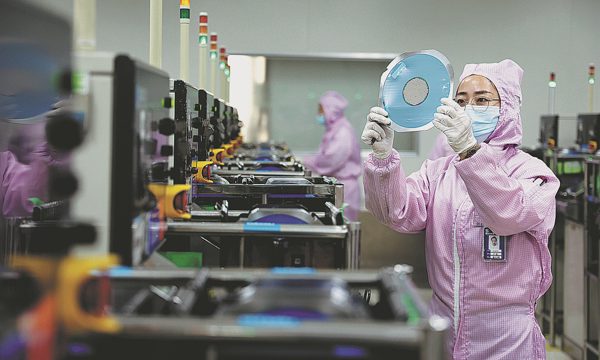 Trung Quốc có thể đã mua 343 máy quang khắc DUV
