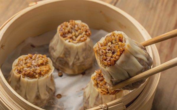 Trung Quốc nhắn nhủ Mỹ: 'Người toan tính còn nghĩ có thiết bị nghe lén trong một phần xíu mại'