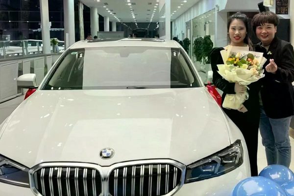 Trung Quốc: Sếp tặng nhân viên xe hơi BMW để đi làm đỡ vất vả