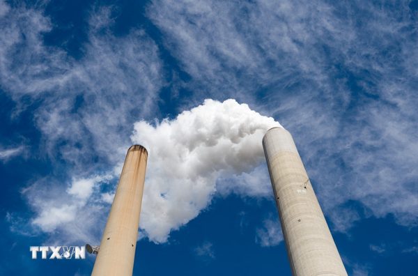 Trung Quốc tăng chế tài xử phạt vi phạm về phát thải carbon