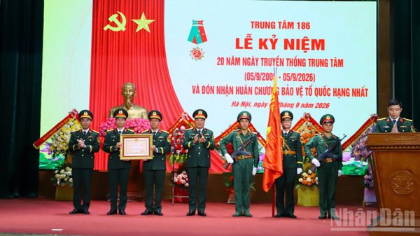 Trung tâm 186, Bộ Tư lệnh Tác chiến không gian mạng đón nhận Huân chương Bảo vệ Tổ quốc hạng Nhất