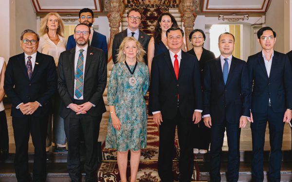 Trung tâm Tài chính London sẵn sàng kết nối dòng vốn toàn cầu với VIFC