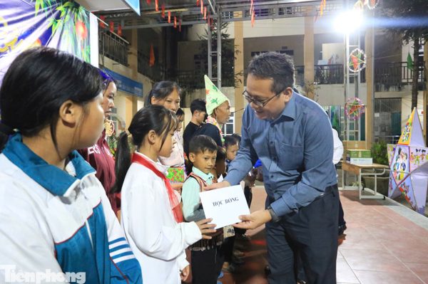 Trung thu đặc biệt của học sinh vùng cao, biên giới Lai Châu
