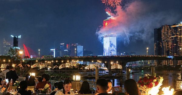 Trung thu ghé nhà hàng 'view tỉ đô' ven sông Sài Gòn, xuôi 'dòng chảy Nam bộ'