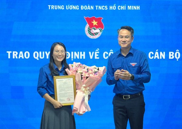 Trung ương Đoàn trao quyết định về công tác cán bộ