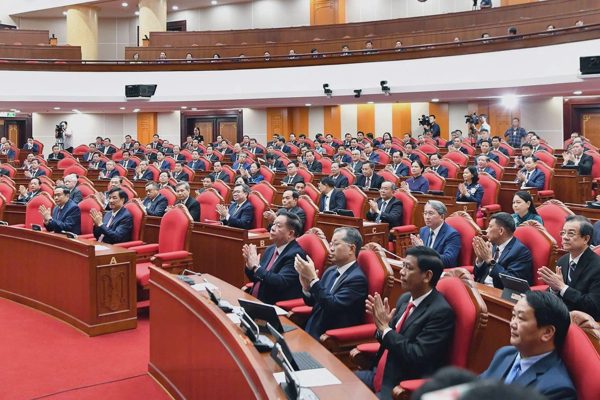 Trung ương khuyến khích đảng viên tham gia kinh doanh, làm giàu chính đáng