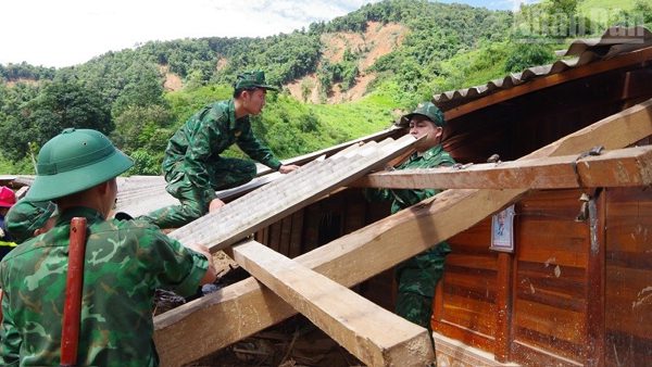 Trung ương Mặt trận Tổ quốc Việt Nam hỗ trợ 127 gia đình ở Điện Biên bị thiệt hại do thiên tai