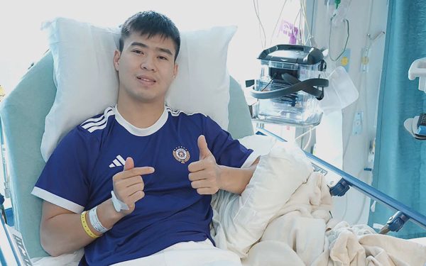 Trung vệ Duy Mạnh phẫu thuật thành công tại Mỹ