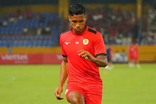 Trung vệ tuyển Việt Nam đốt lưới nhà, CAHN thua sát nút Kashima Antlers