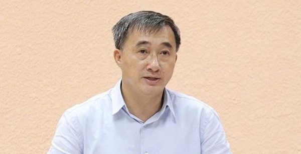 Trước khi bị bắt, Thứ trưởng Trần Văn Thuấn từng giữ những vị trí nào trong ngành y tế?