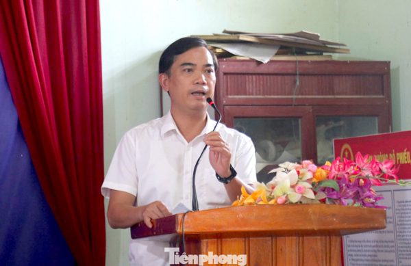 Trước việc hơn 140 học sinh ở Nghệ An chưa tới trường: Giám đốc Sở GD&ĐT đối thoại với người dân