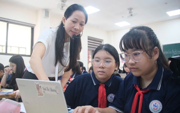 Trường cho 100% học sinh sử dụng laptop trong giờ học, quản lý ra sao?