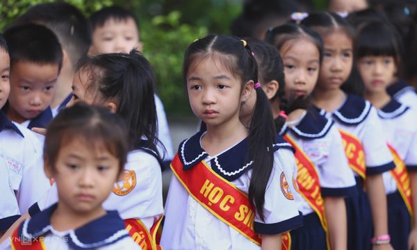 Trường công 'mắc kẹt' vì bị cấm thu tiền dạy môn tăng cường