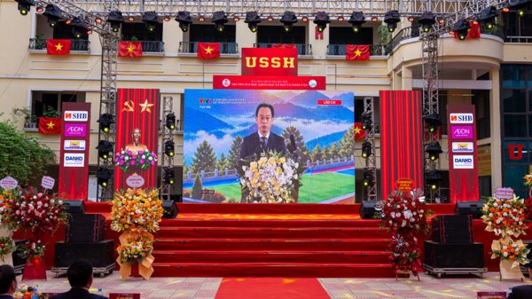 Trường đại học Khoa học Xã hội và Nhân văn khai giảng năm học mới