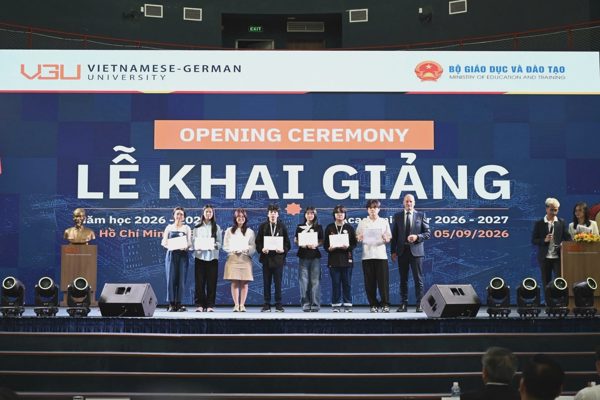 Trường Đại học Việt Đức chào đón gần 900 tân sinh viên trong năm học mới