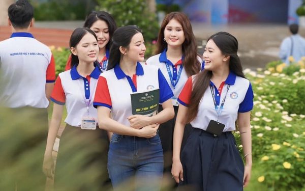 Trường đại học y dược thứ 2 đạt tổng thu nghìn tỉ