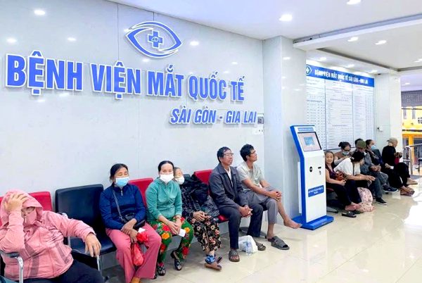 Trường Đại học Y Phạm Ngọc Thạch hợp tác toàn diện với Bệnh viện Mắt Quốc tế Sài Gòn – Gia Lai