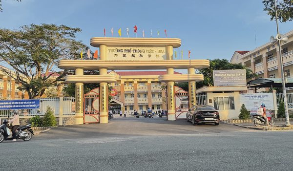 Trường dừng dạy tiếng Anh liên kết sau vụ thầy giáo ngoại tát học sinh
