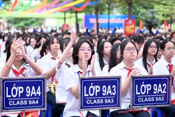 Trường học công lập ở Hà Nội được phép thu những khoản nào?