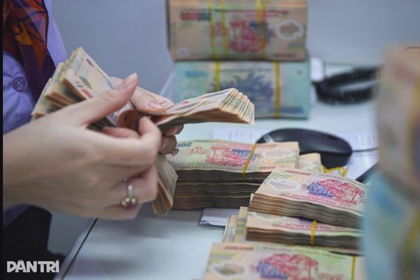 Trường hợp bị hủy việc khen thưởng phải nộp lại tiền trong 15 ngày