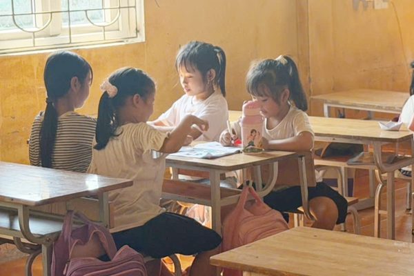 Trường ngừng bán trú, phụ huynh học sinh lớp 1 tính chuyển trường cho con