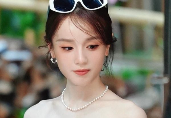 Trương Nhã Kỳ bị cắt sóng