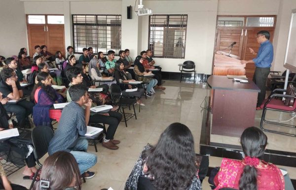 Trường nổi tiếng tuyển giáo viên, lương trả thấp vẫn có rất nhiều ứng viên giỏi