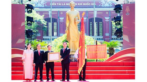 Trường THPT chuyên Quốc học Huế kỷ niệm 130 năm thành lập