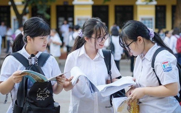 Trượt lớp 10 công lập, học sinh vẫn được bảo đảm cơ hội đi học